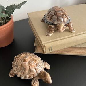 Vintage Wade Ceramics Turtle Figurines – Set of 2 Ceramic Tortoises